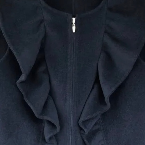 Vest - Picture 4 of 6